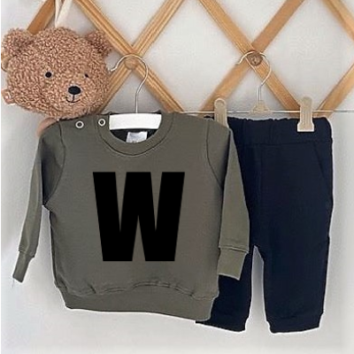 Joggingpak met voorletter baby Joggingpak met voorletter baby